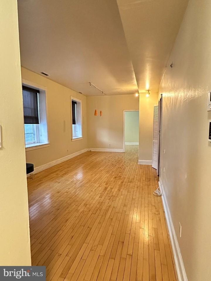 126 Arch St - Photo 5 of 25
