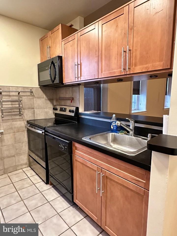 126 Arch St - Photo 7 of 25