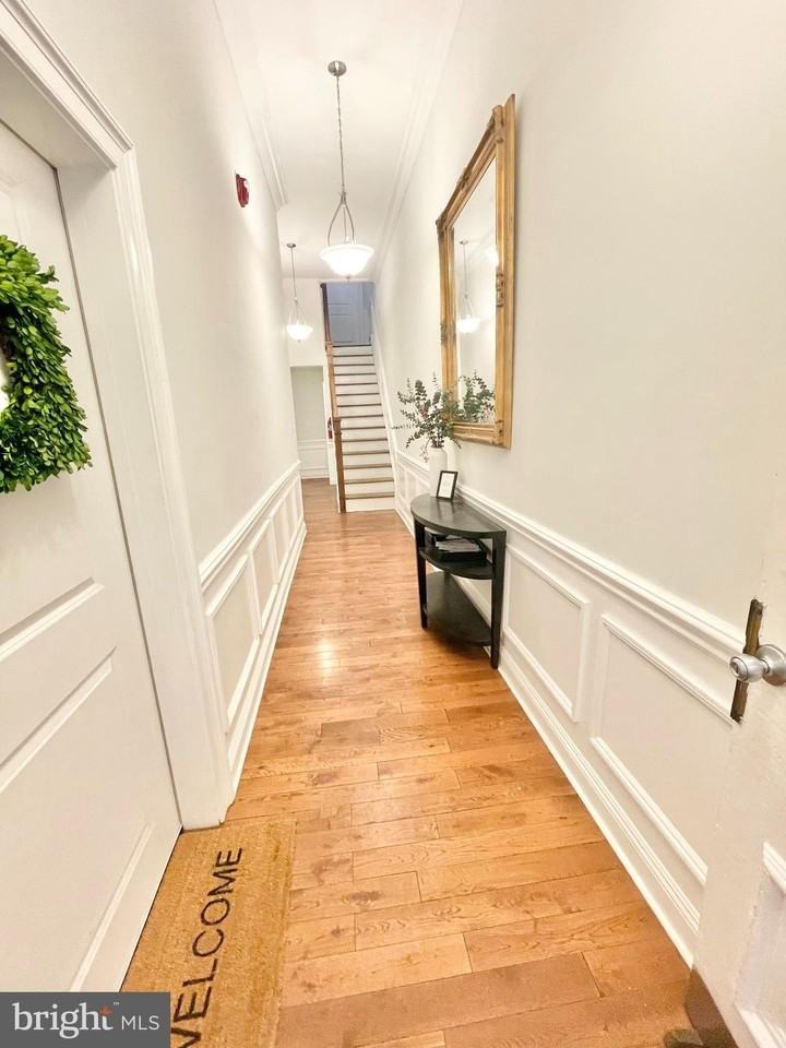 1716 Pine St #1R - Photo 4 of 16