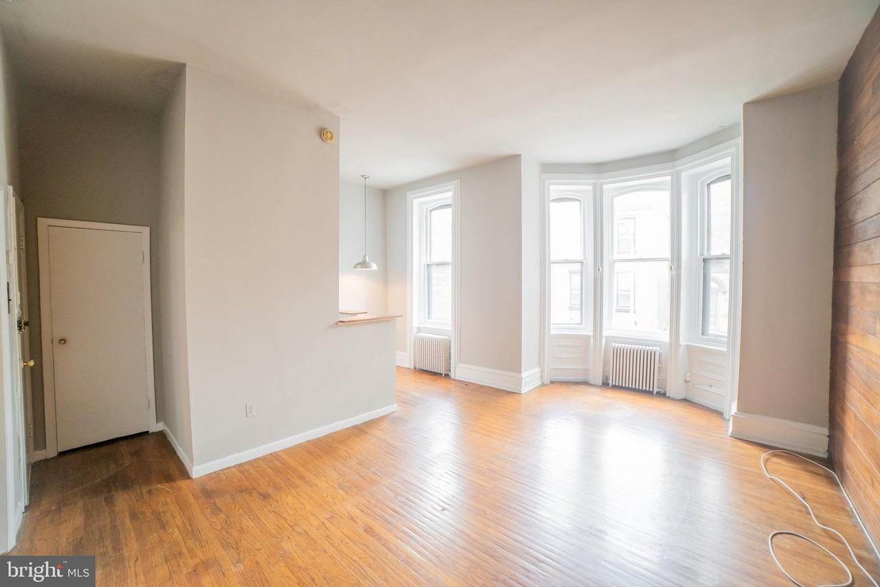 2108 Pine St #2F - Photo 3 of 11