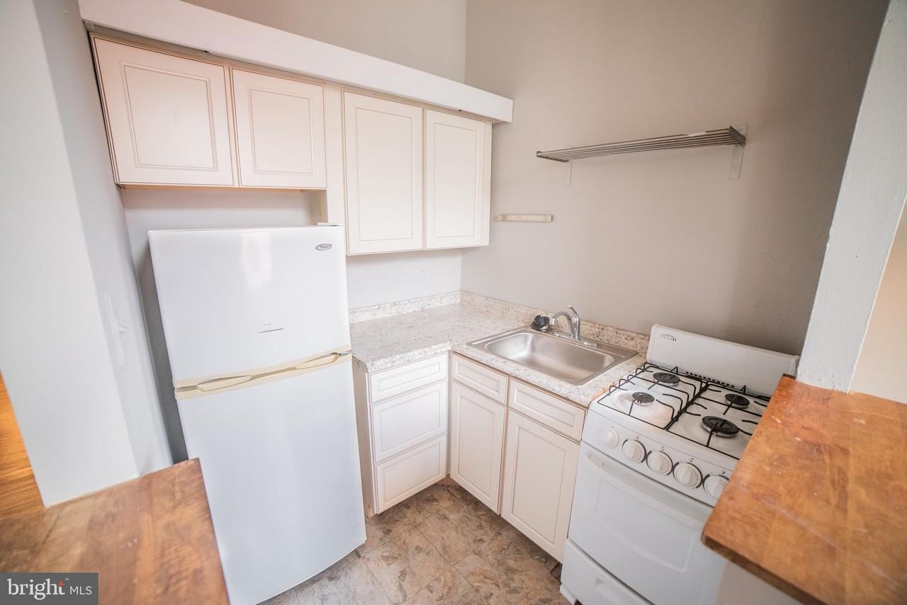 2108 Pine St #2F - Photo 5 of 11