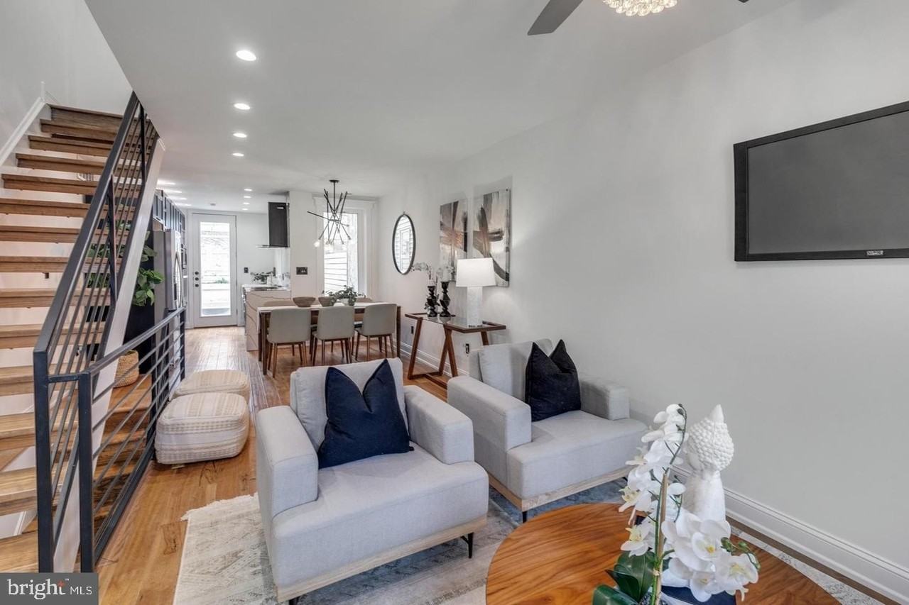 2571 Trenton Ave - Photo 3 of 29