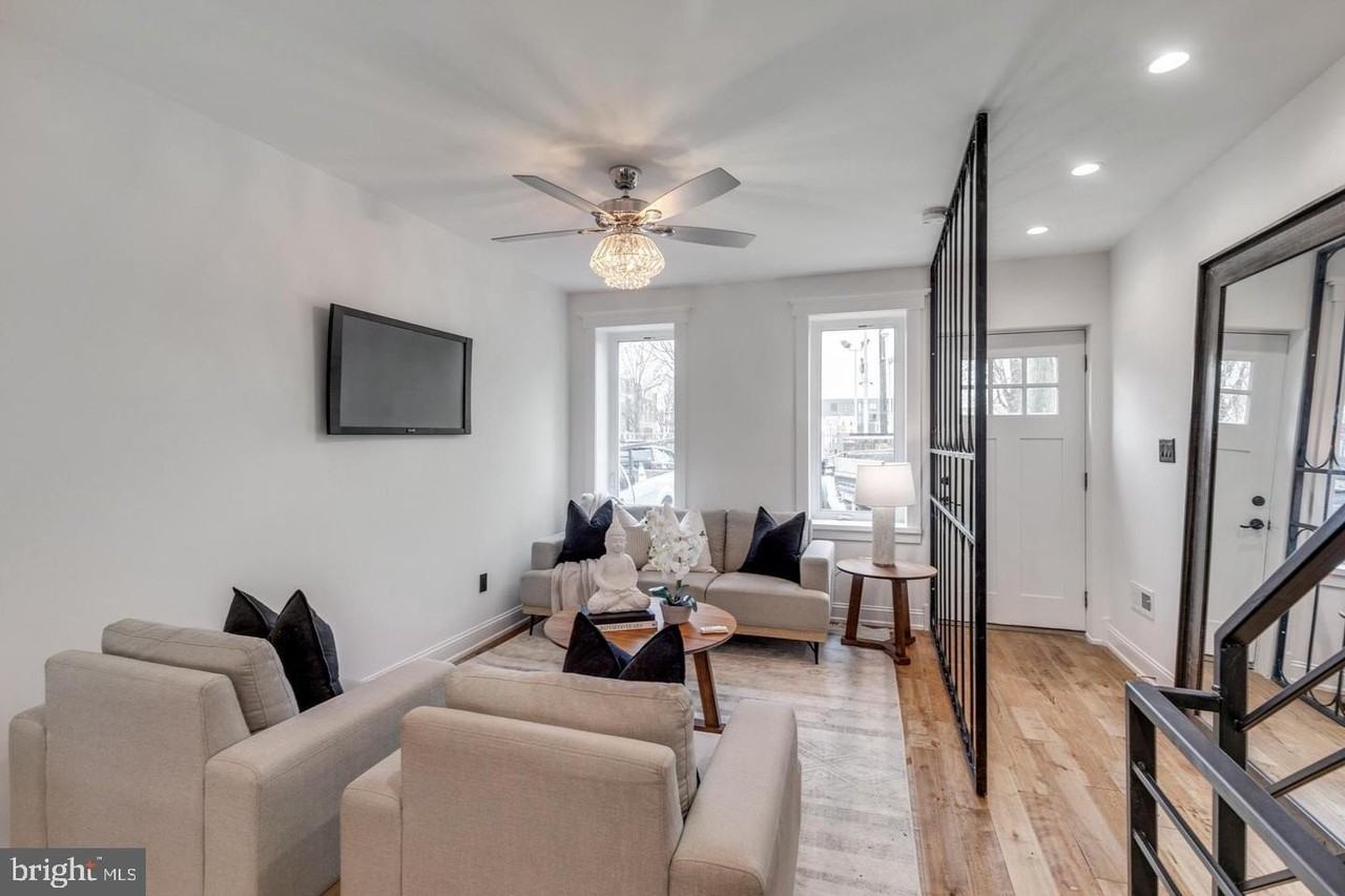 2571 Trenton Ave - Photo 6 of 29