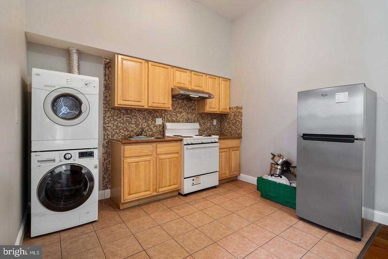 1017 Arch St #4A - Photo 5 of 11