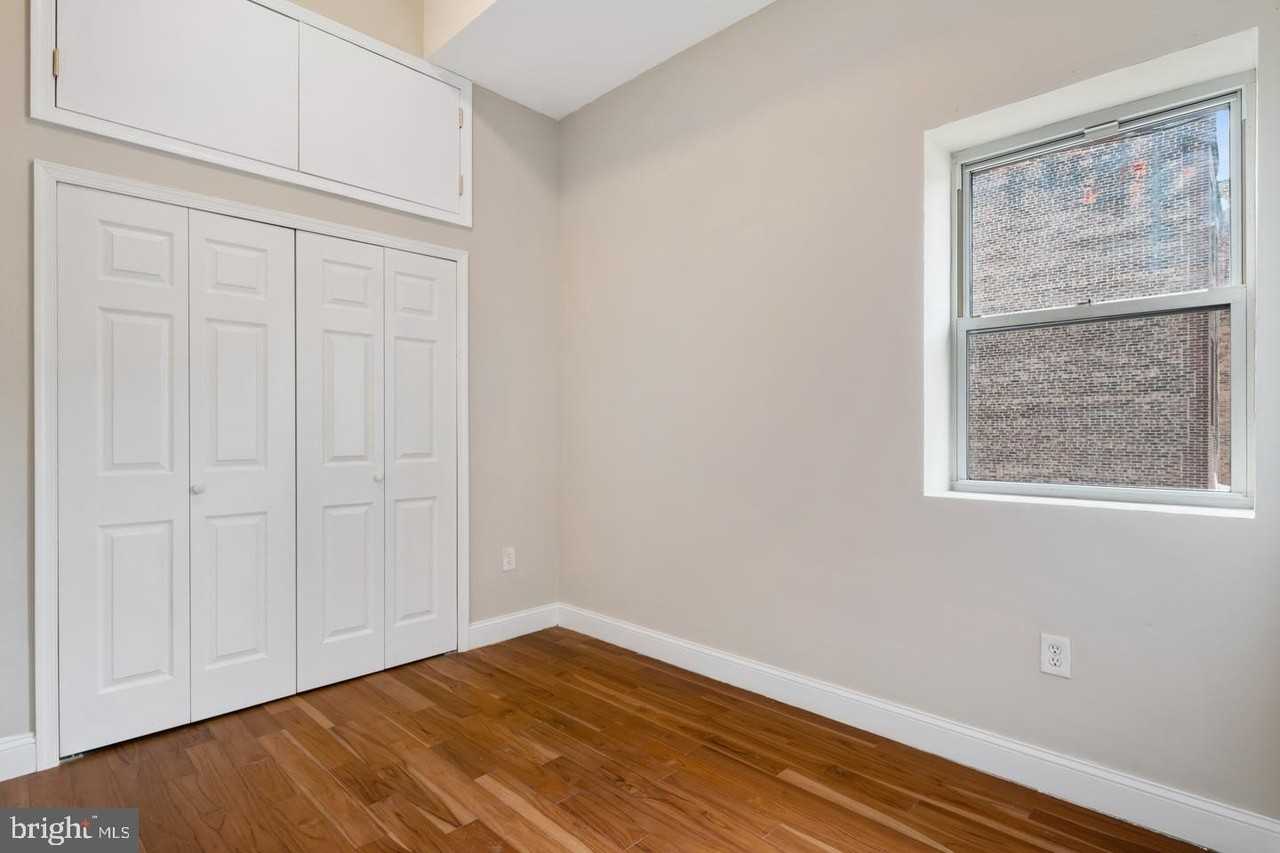 1017 Arch St #4A - Photo 7 of 11