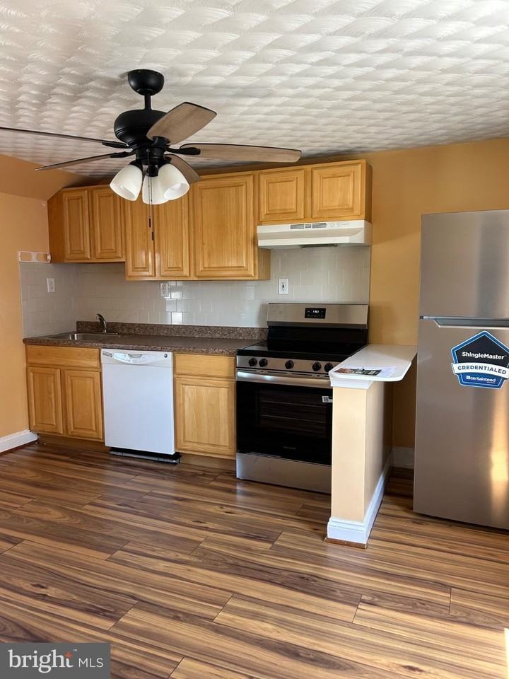431 Rhawn St - Photo 2 of 12