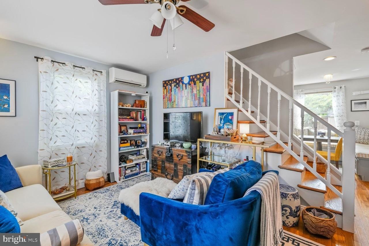 2422 S Oakland St - Photo 4 of 15