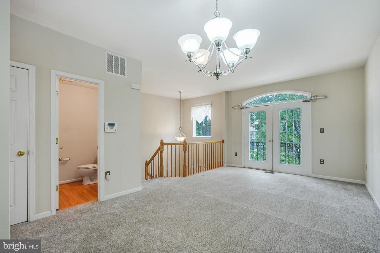 1606 Wilcox Ave - Photo 6 of 41