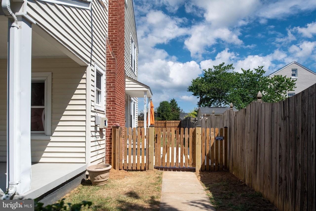 205B Canal St - Photo 2 of 22