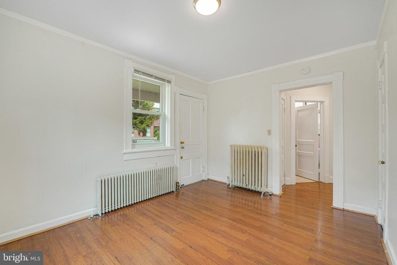 1004 Prince Edward St #1 - Photo 6 of 13