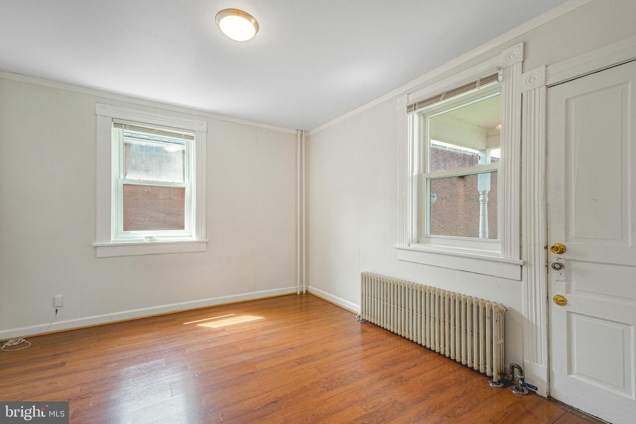 1004 Prince Edward St #1 - Photo 7 of 13