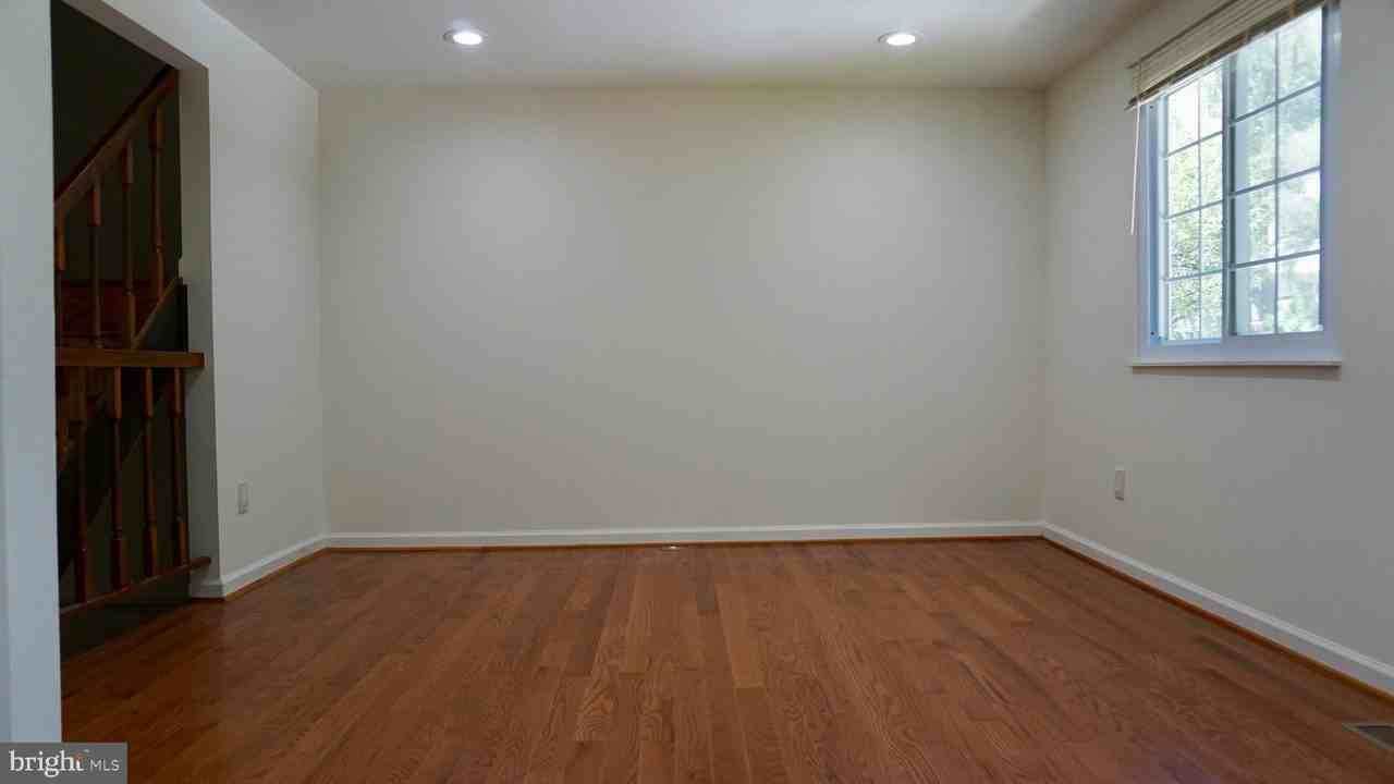 8179 Curving Creek Ct - Photo 4 of 15
