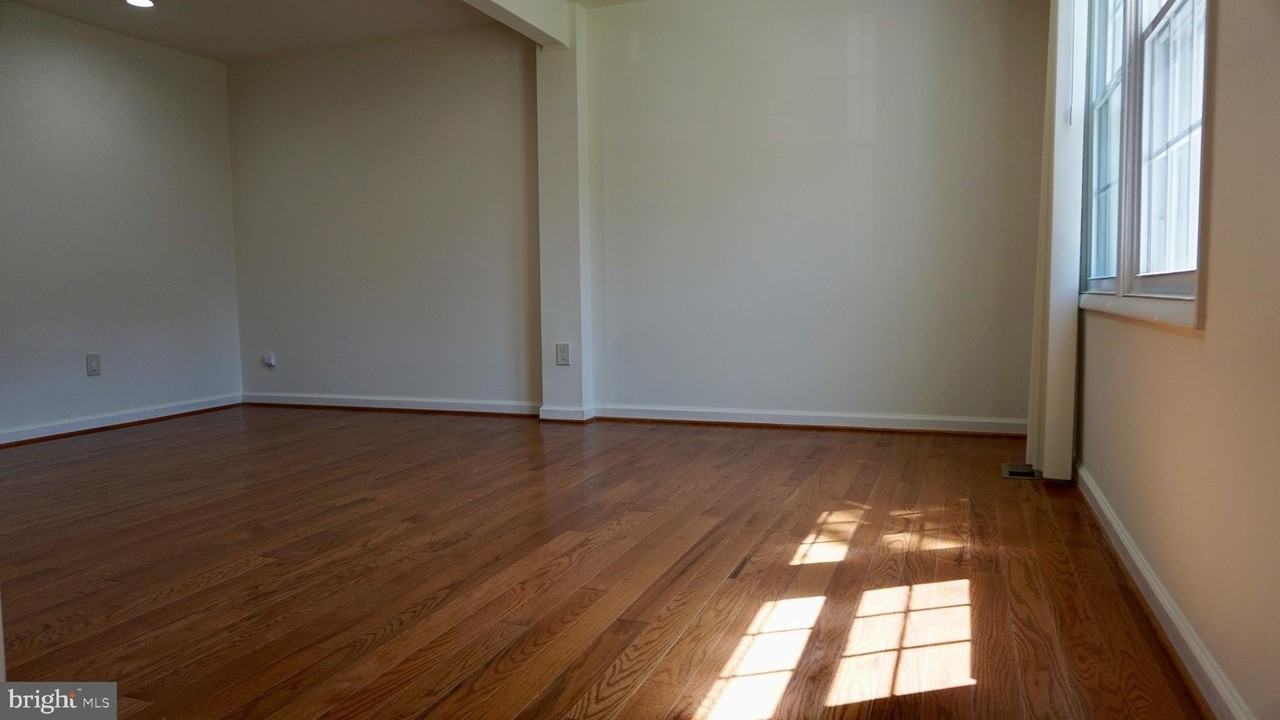 8179 Curving Creek Ct - Photo 7 of 15