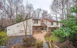 featured image of 11696 Fox Glen Dr