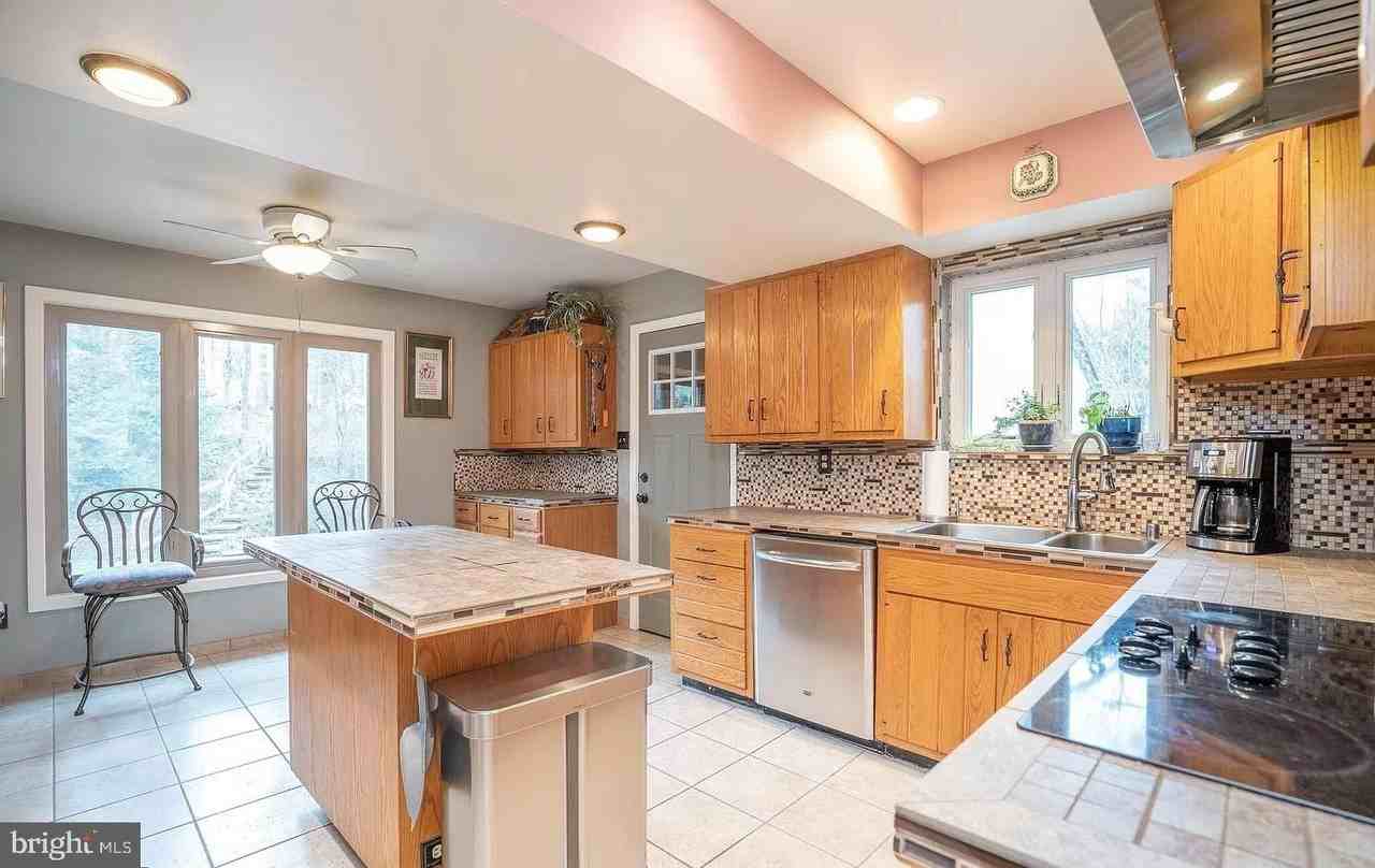 11696 Fox Glen Dr - Photo 6 of 50