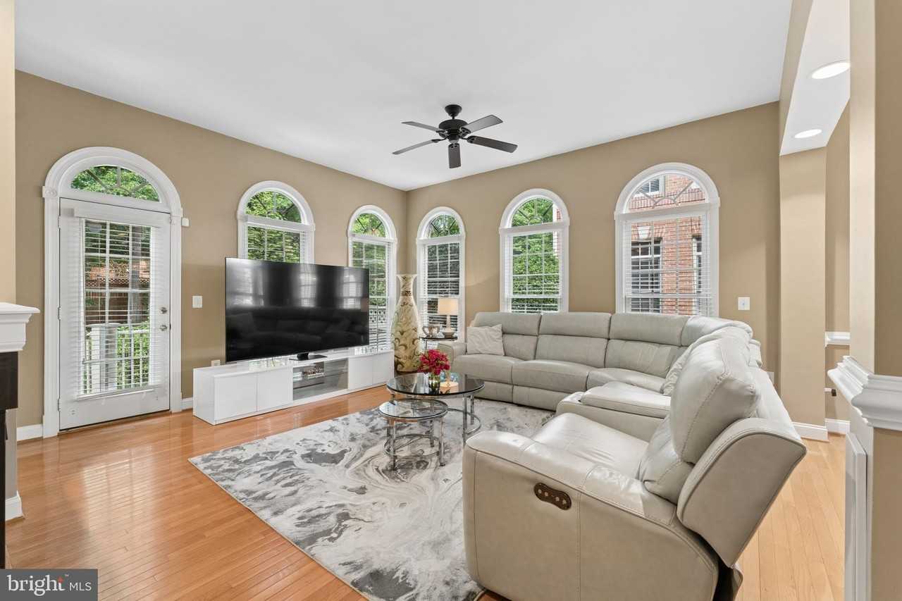 12810 Falcon Wood Pl - Photo 4 of 33