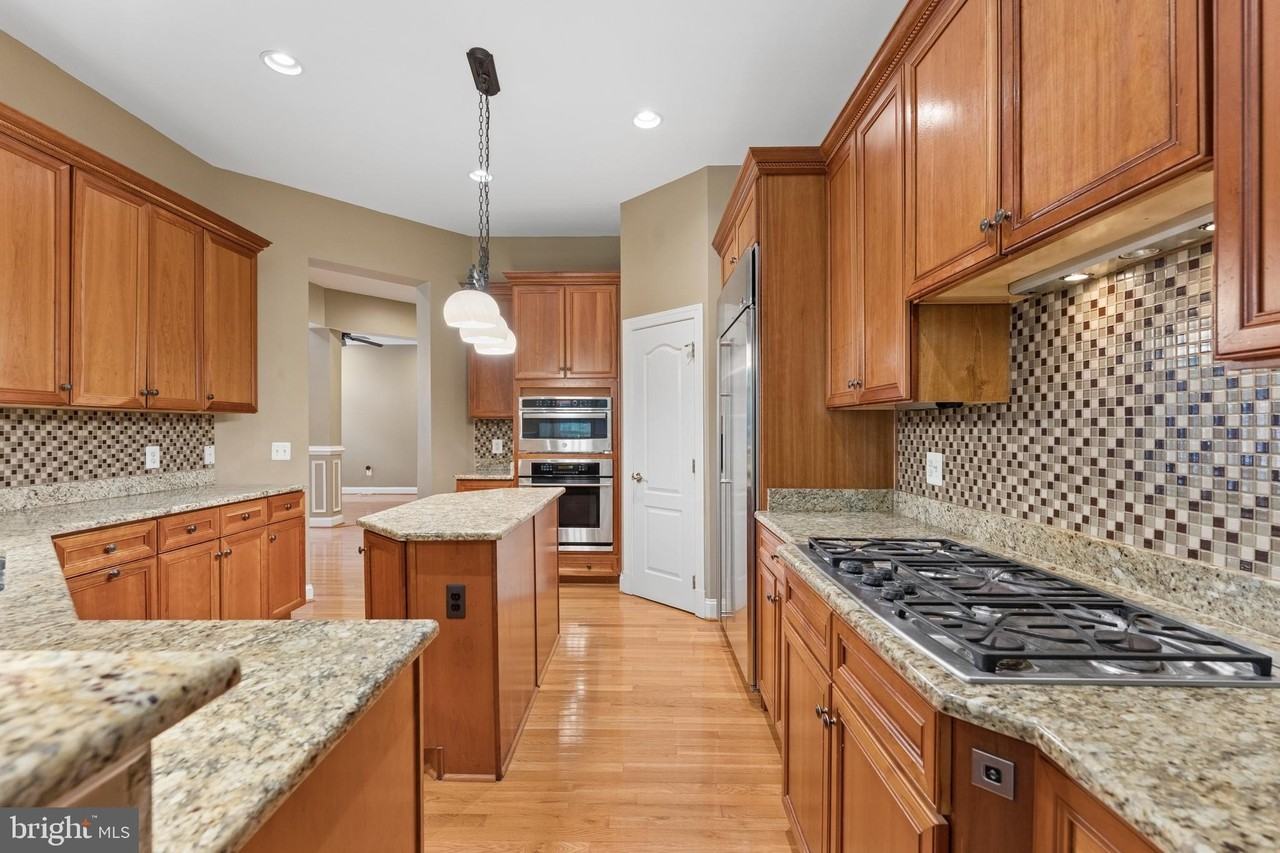 12810 Falcon Wood Pl - Photo 5 of 33