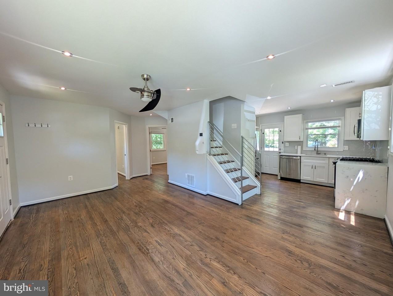 2216 Harvard Dr - Photo 2 of 26