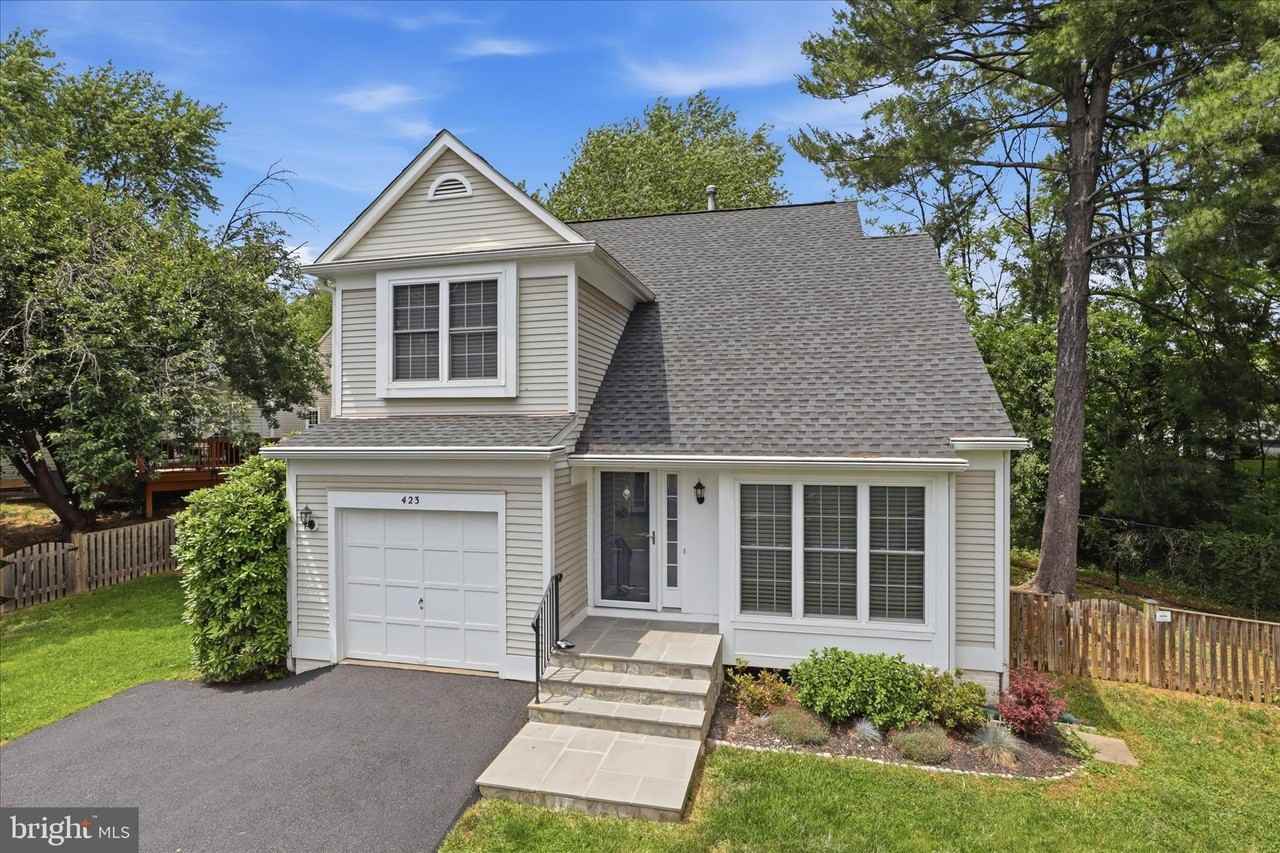 423 Foxridge Dr Sw - Photo 3 of 50