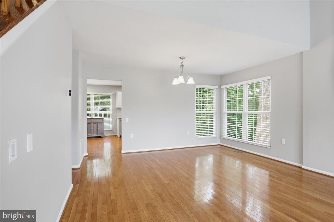 423 Foxridge Dr Sw - Photo 6 of 50