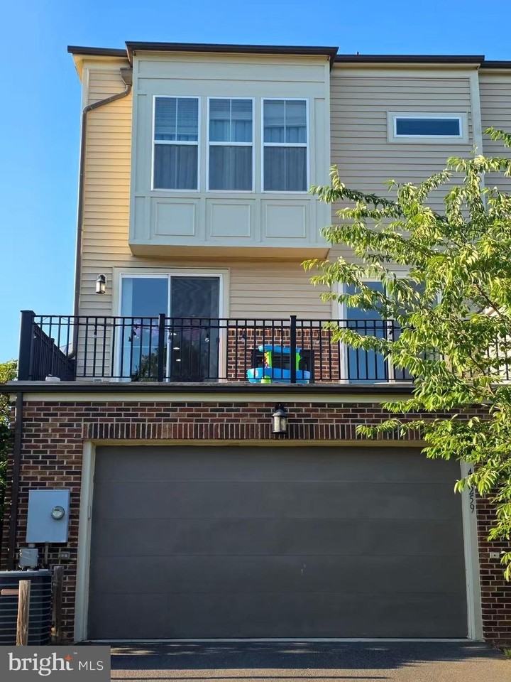 42259 Riggins Ridge Ter - Photo 2 of 22