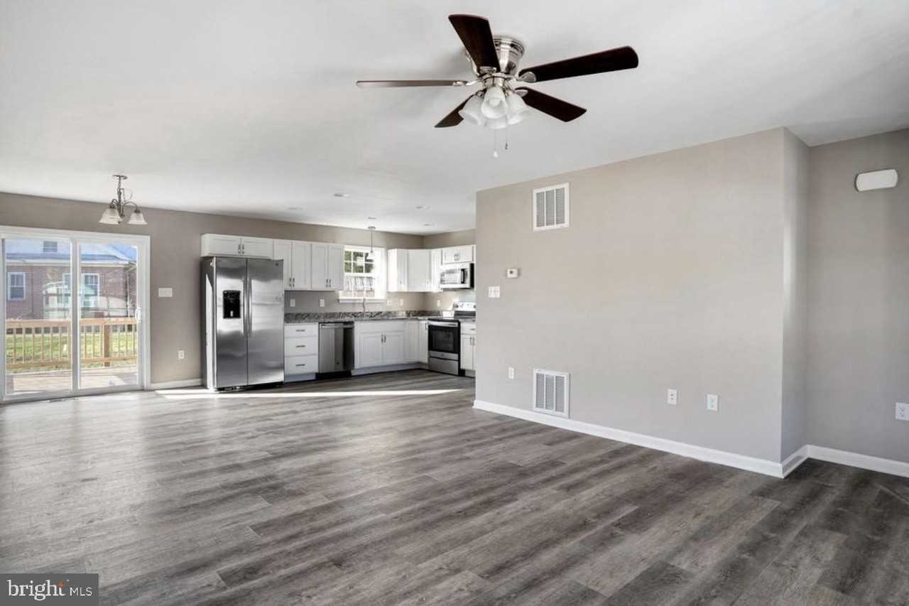 166 Acton Pl - Photo 2 of 7