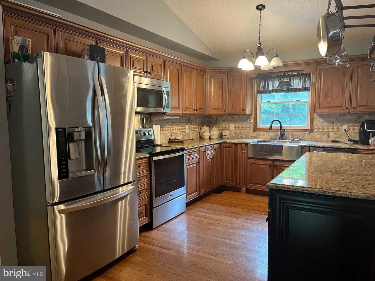 65 Bentley Dr - Photo 6 of 29