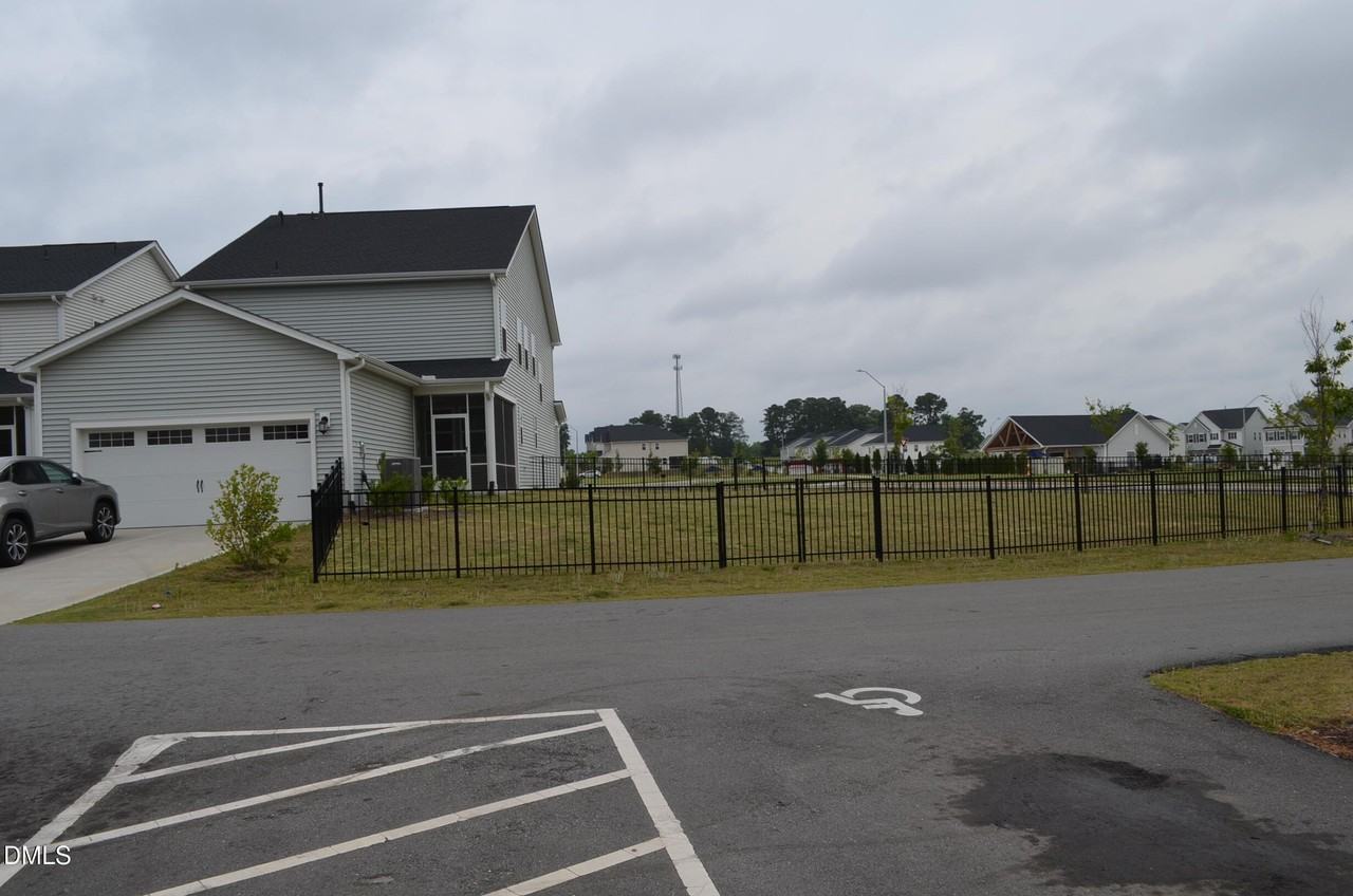 328 Edge Of Auburn Blvd - Photo 4 of 45