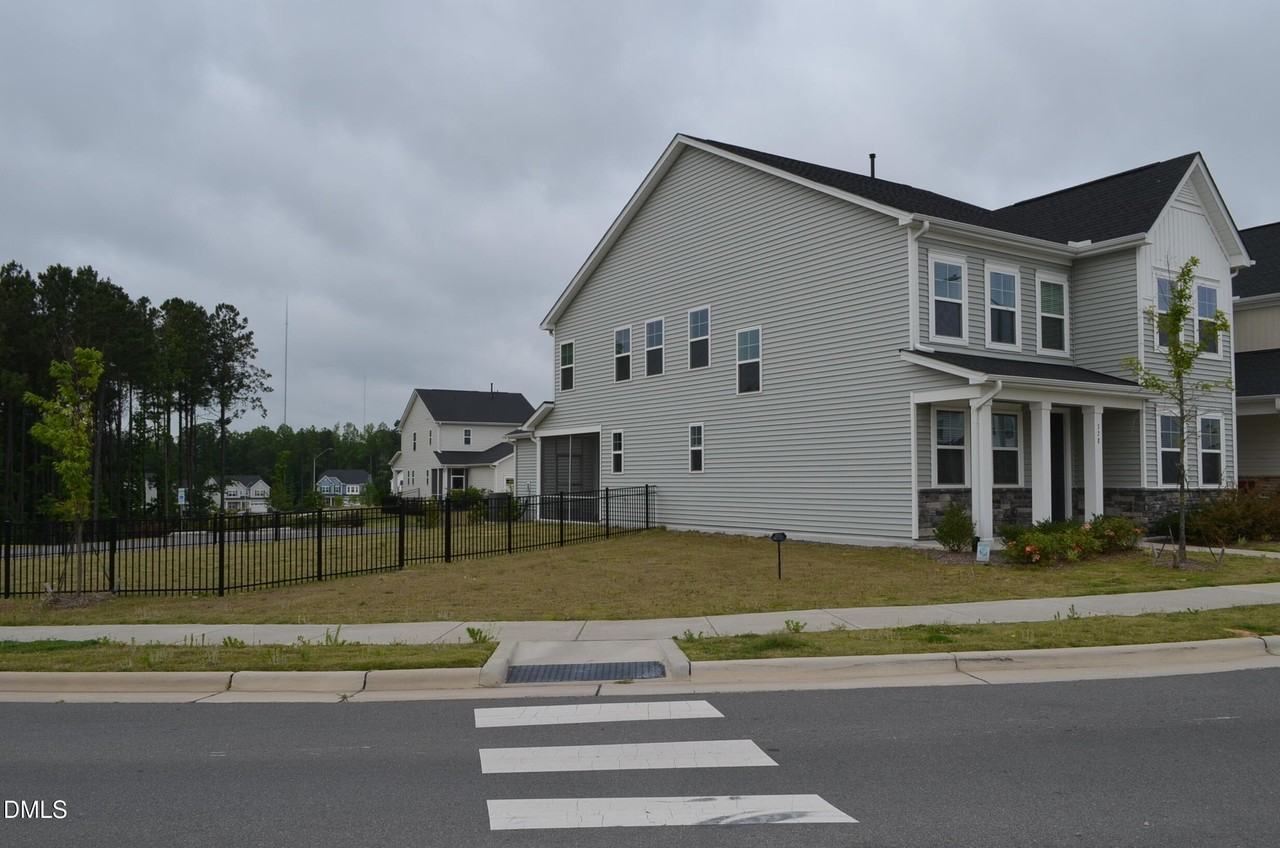 328 Edge Of Auburn Blvd - Photo 7 of 45
