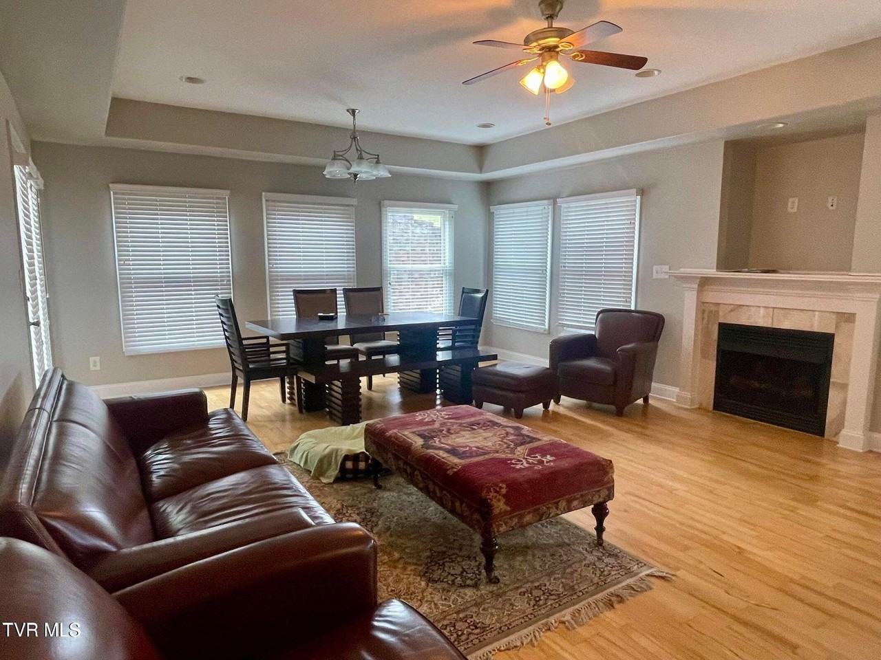 136 Westshore Pt - Photo 2 of 16