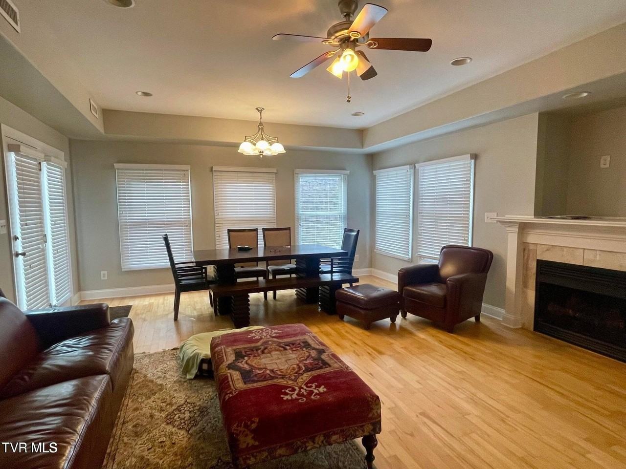 136 Westshore Pt - Photo 3 of 16