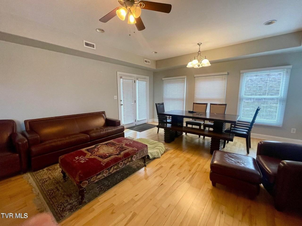 136 Westshore Pt - Photo 4 of 16