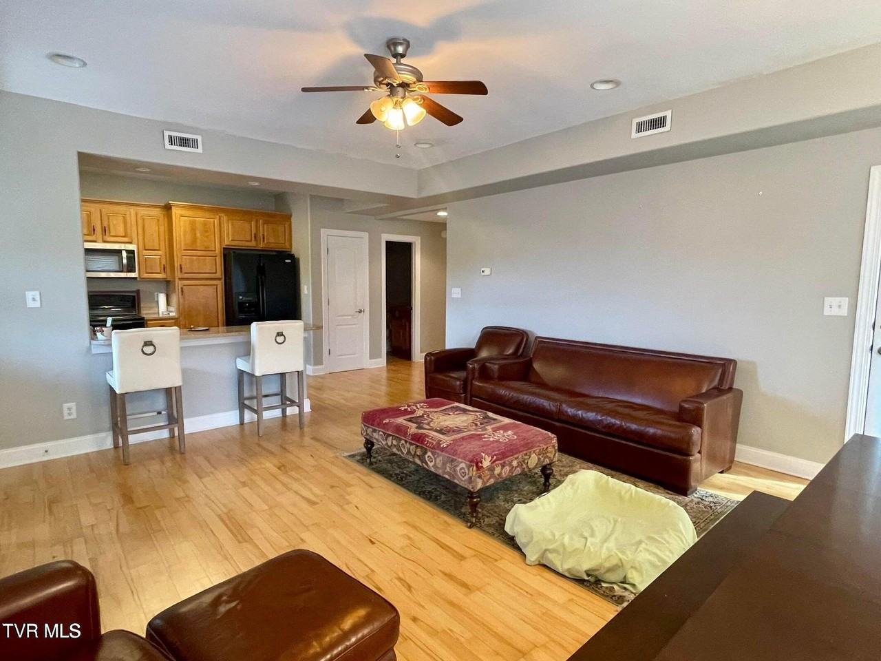 136 Westshore Pt - Photo 5 of 16