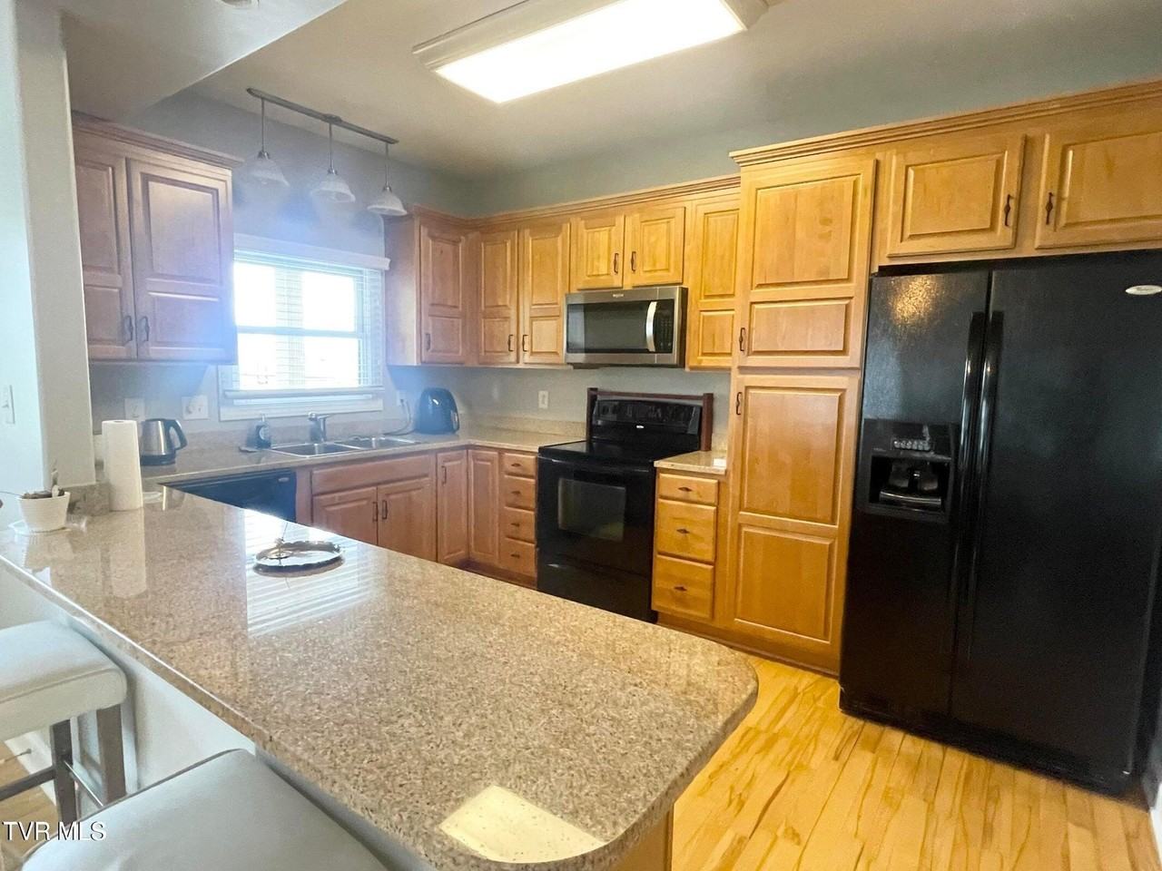 136 Westshore Pt - Photo 6 of 16
