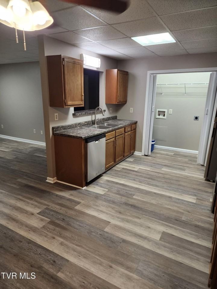 740 Sunnyside Rd #2 - Photo 7 of 12