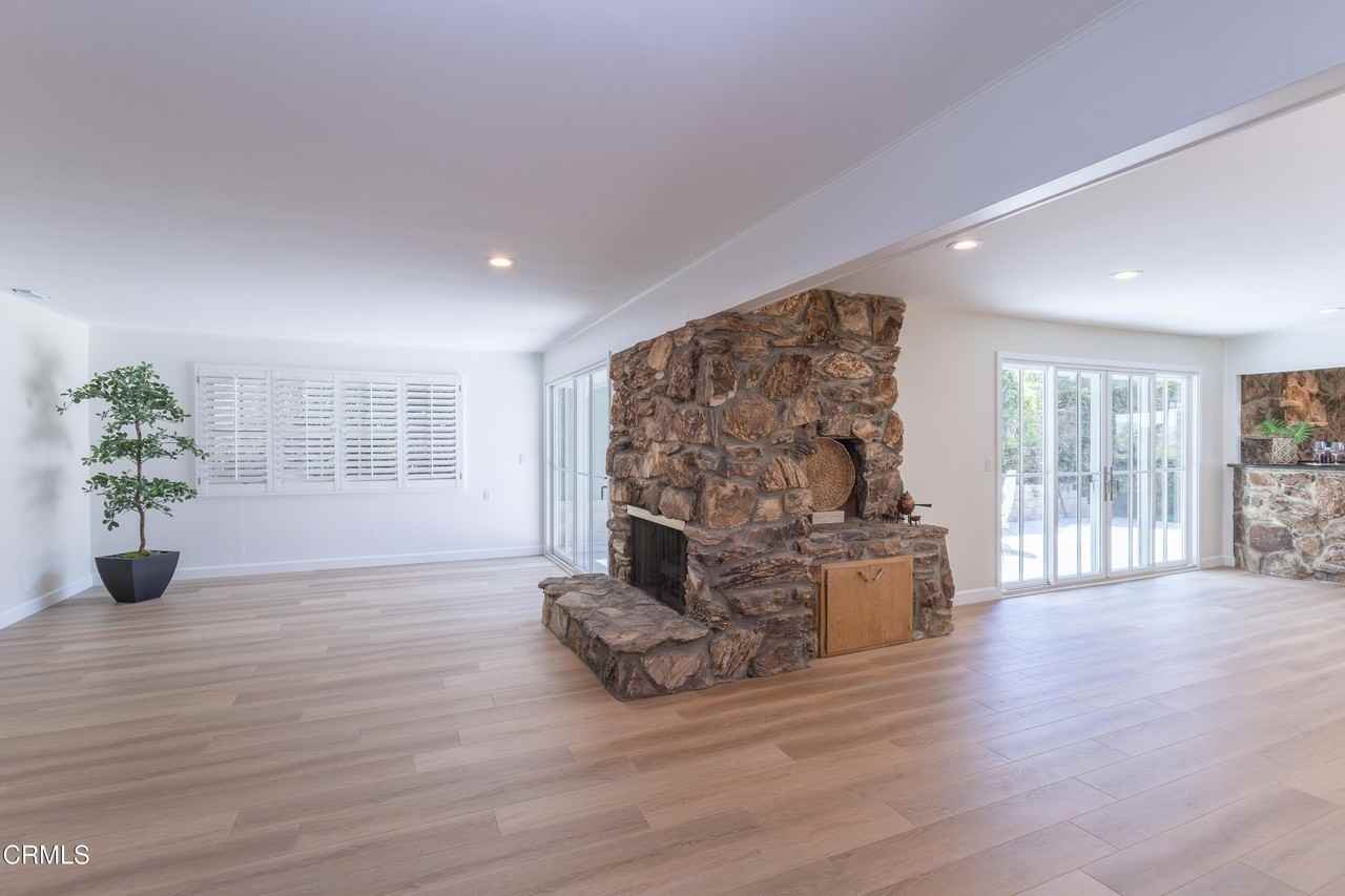 555 Paulette Pl - Photo 2 of 45