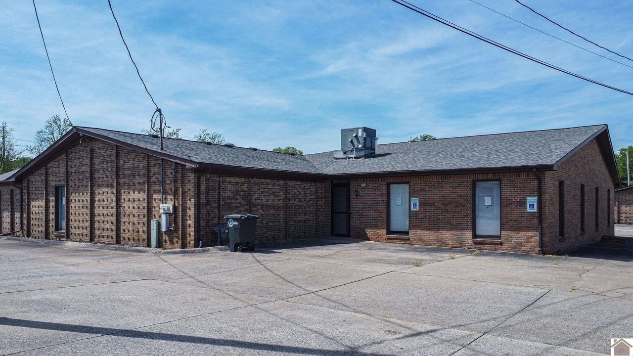 615 N 4th St
