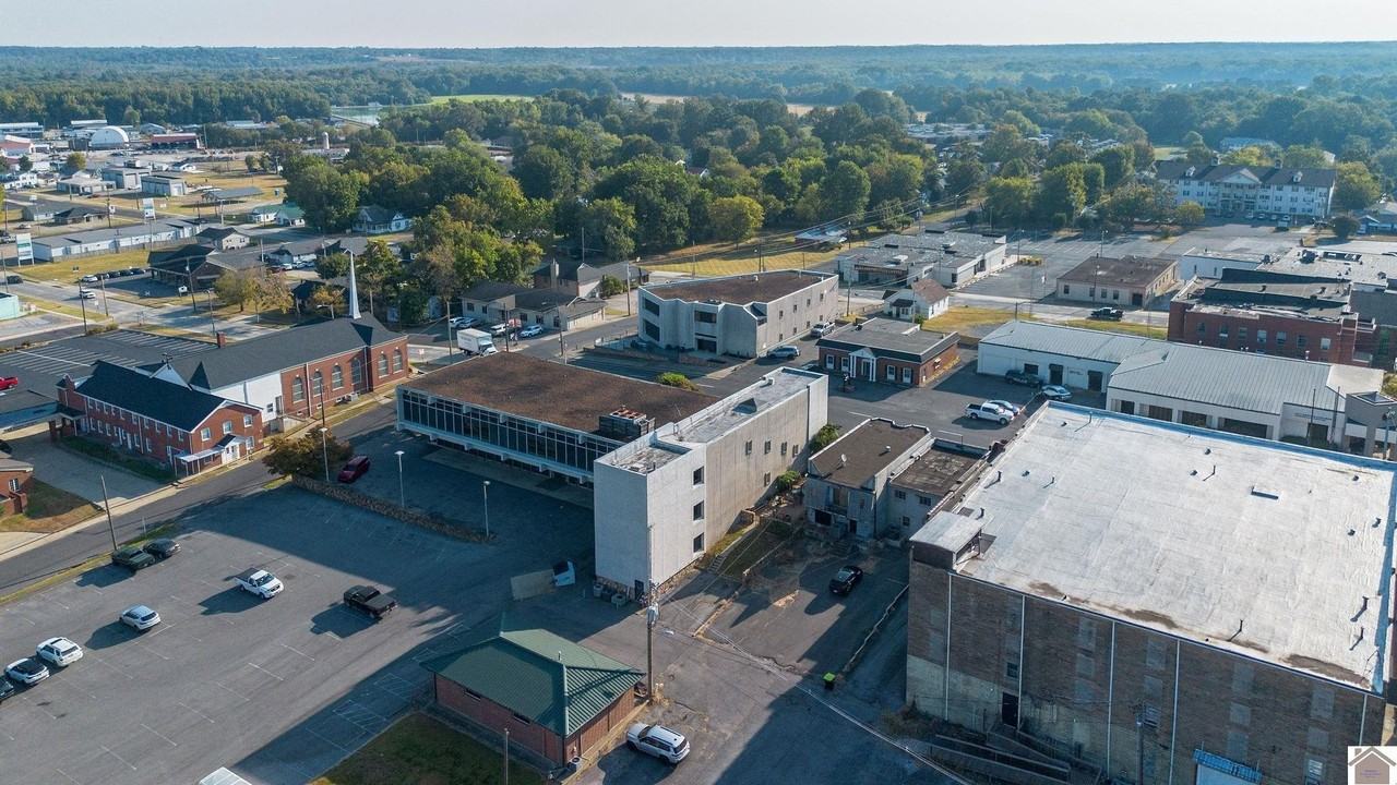 1016 Main St - Photo 6 of 35