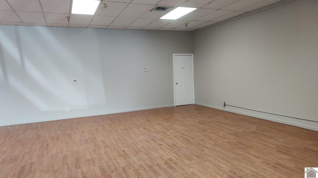 1927 Irvin Cobb Dr - Photo 6 of 14