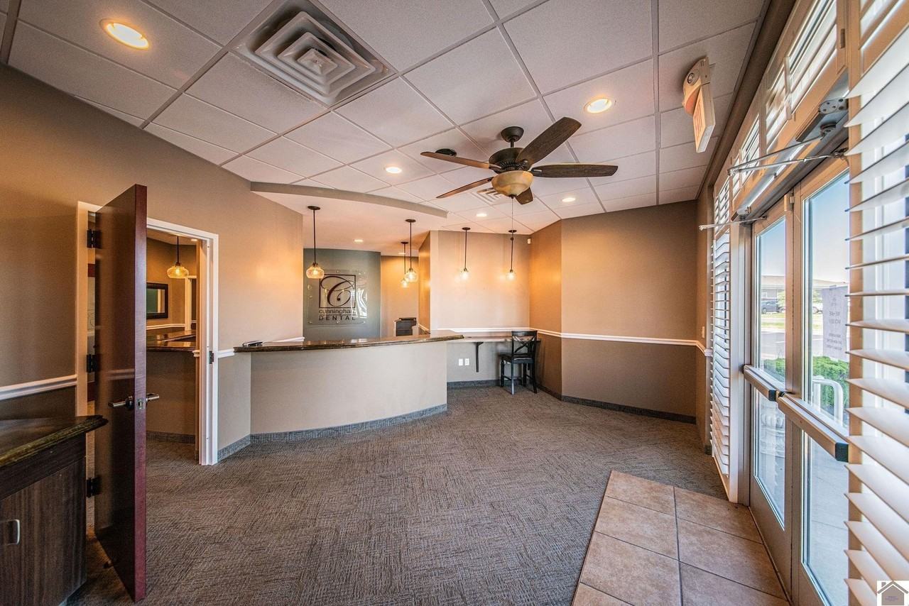 4570 Pecan Dr - Photo 3 of 25