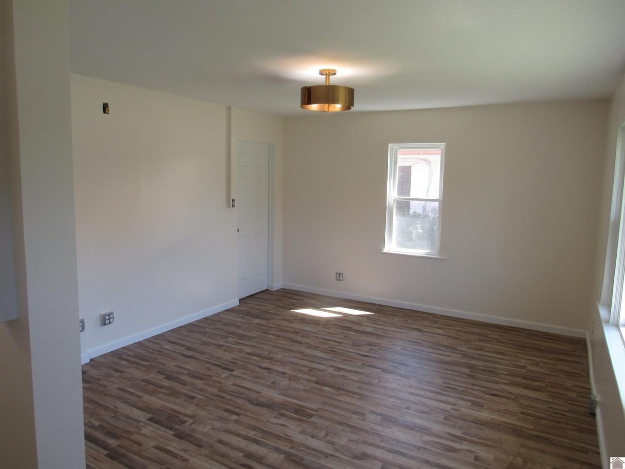 2607 Jackson St - Photo 4 of 15