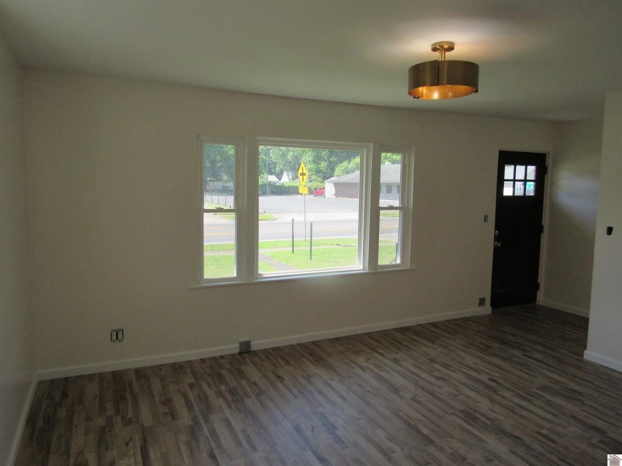 2607 Jackson St - Photo 5 of 15