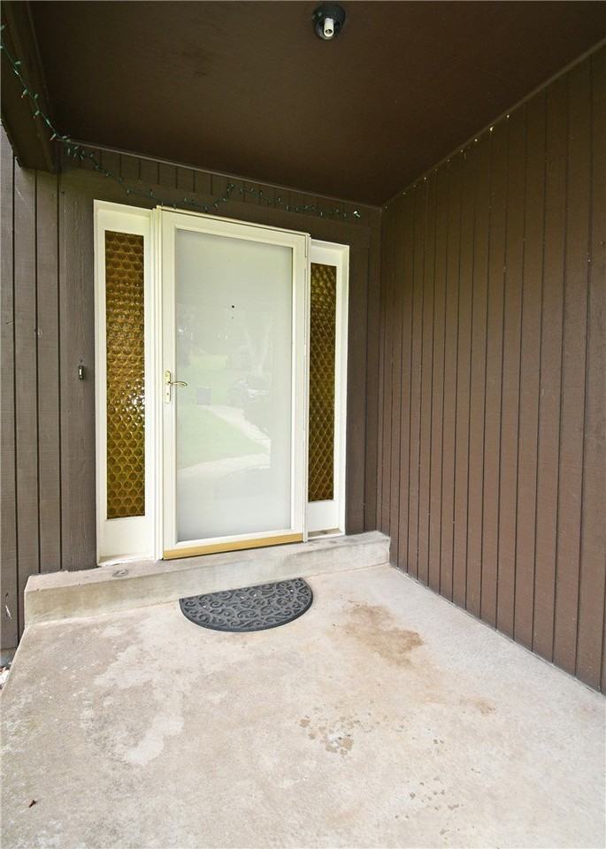 2461 Corteland Dr - Photo 2 of 38