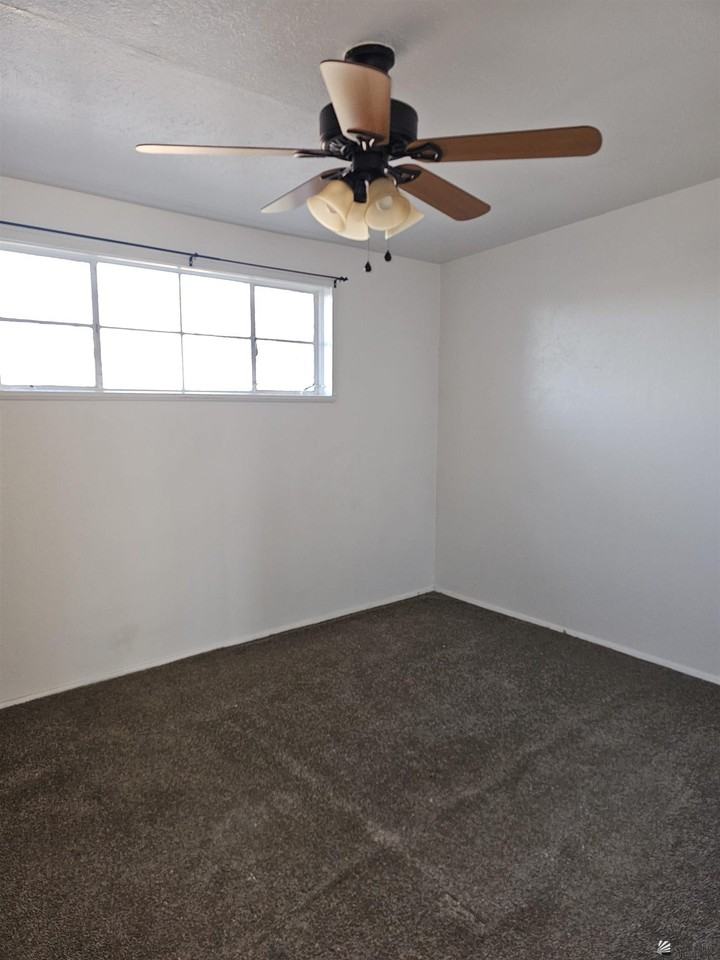 1282 W 17th St - Photo 6 of 10