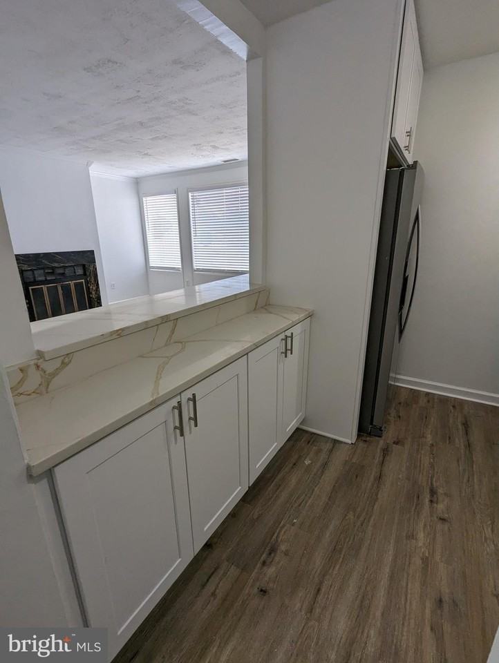 7112 Donnell Pl #D3 - Photo 5 of 19