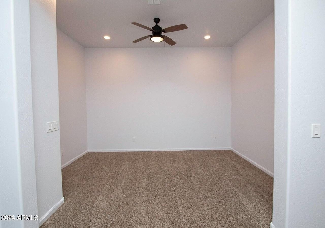 1135 E Tekoa Ave - Photo 4 of 23