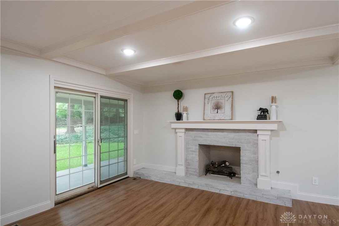 238 Towerview Rd - Photo 5 of 25
