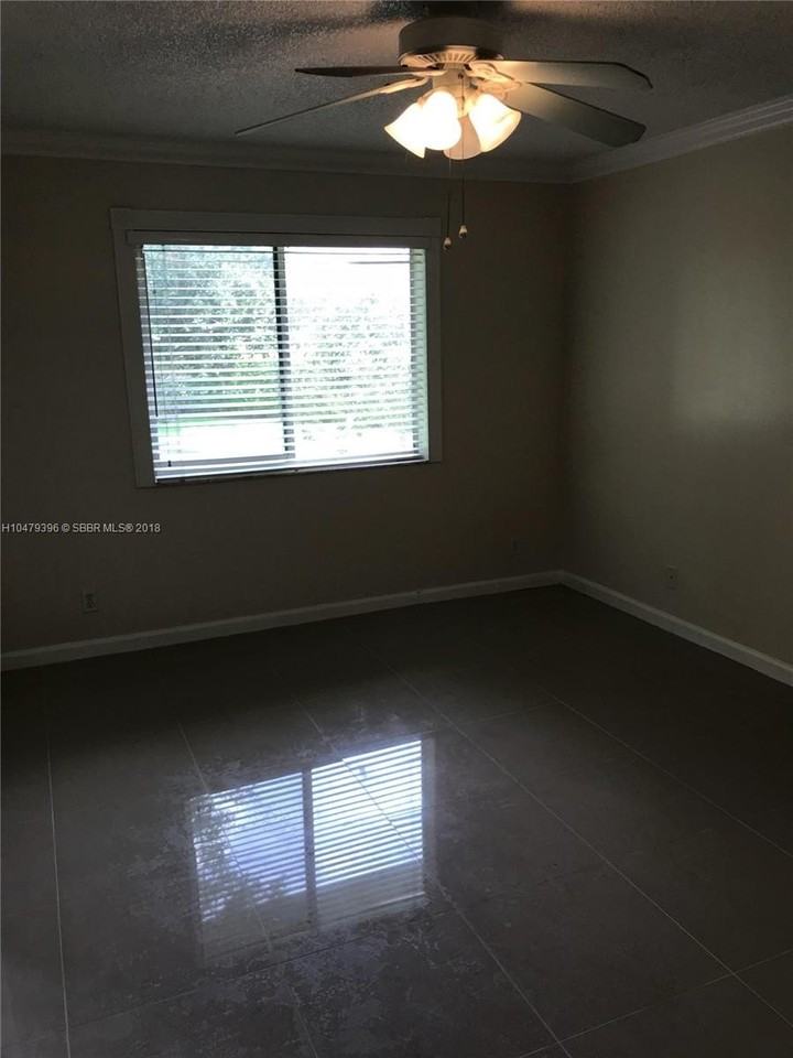 107 Gardens Dr #202 - Photo 5 of 12