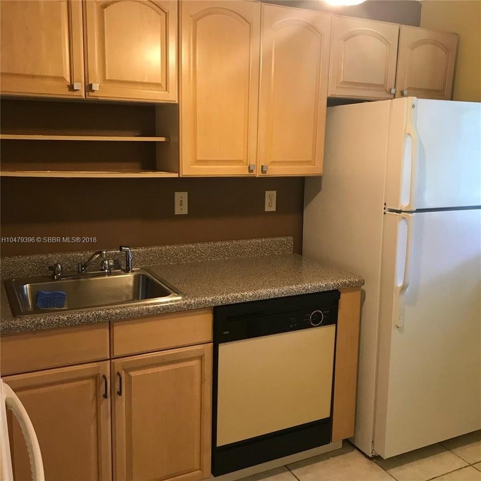 107 Gardens Dr #202 - Photo 7 of 12