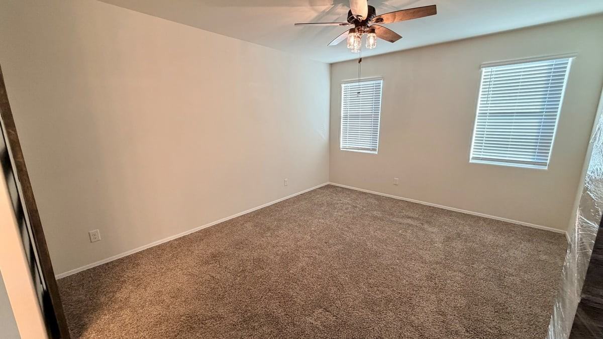 36439 W Pampoloma Ave - Photo 3 of 17